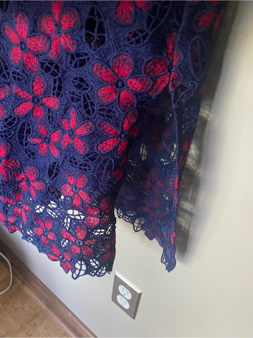 TUCKERNUCK x POMANDER PLACE Midnight Floral Lace Seraphina Dress Size M - Picture 10 of 11
